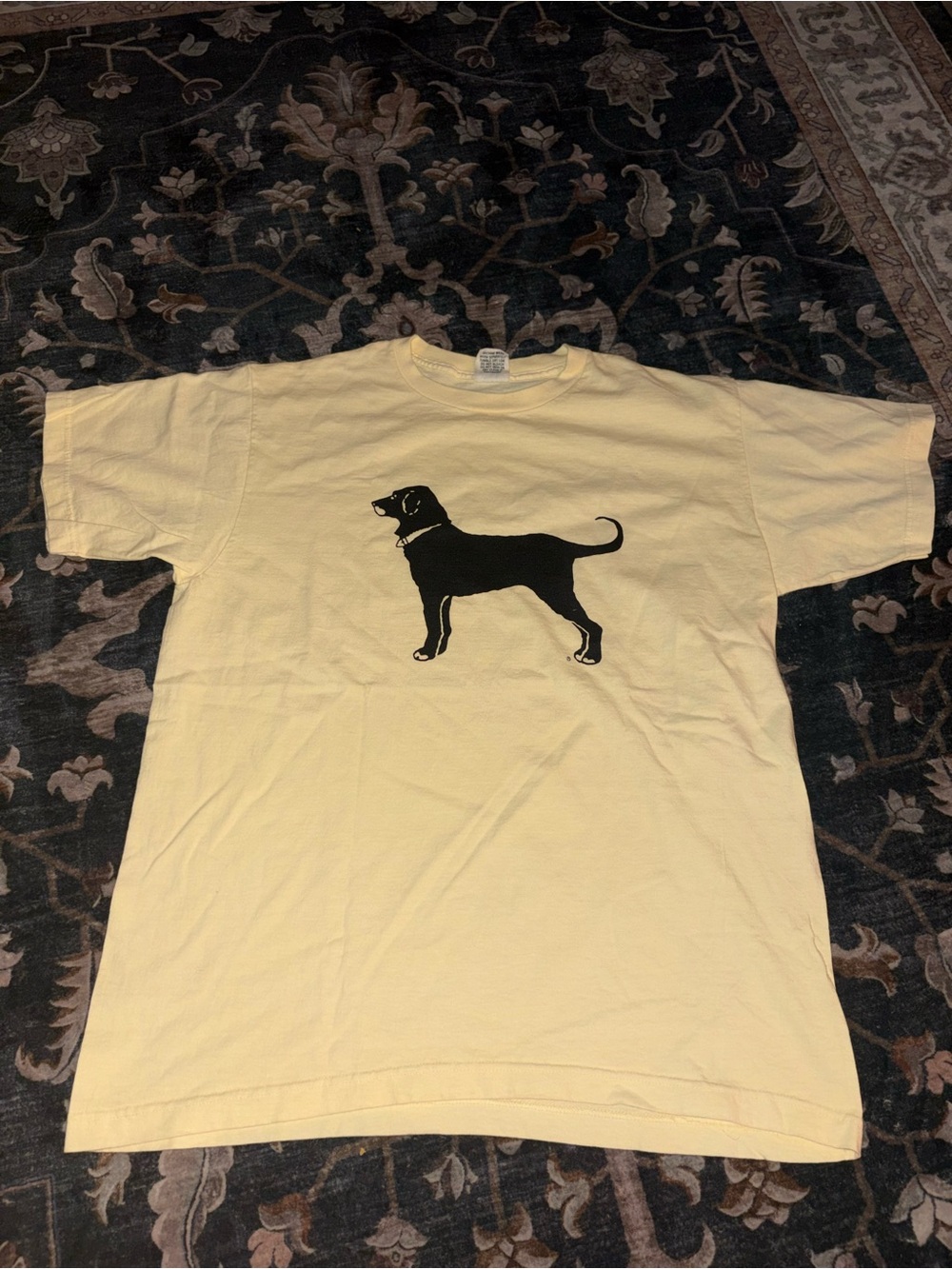 Vineyard Vines Yellow 2000s T‑Shirt with Black Dog Silhouette